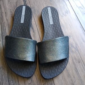 Sparkly Ipanema sandals with toe thong
